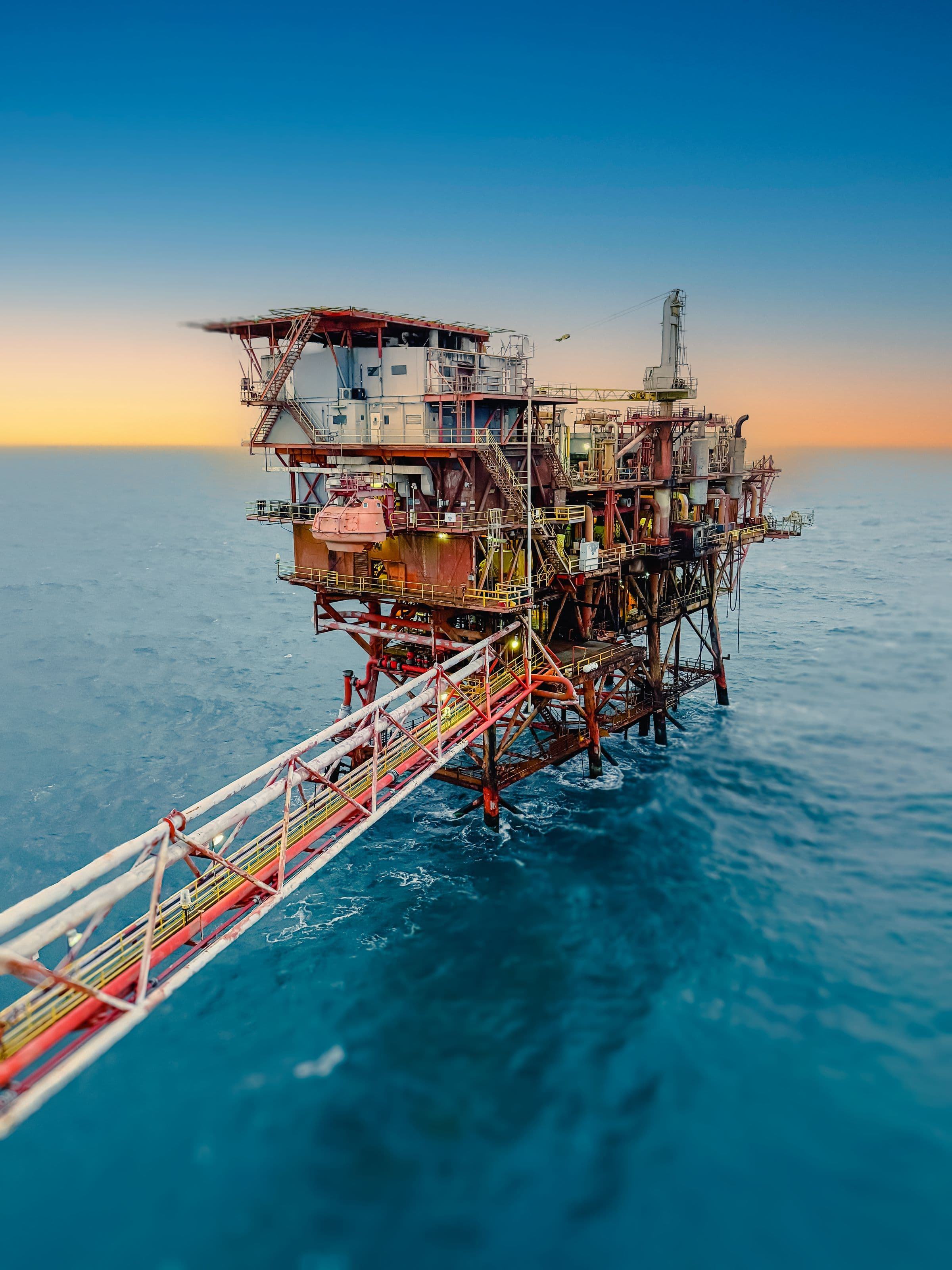 Offshore campaign with crane lift